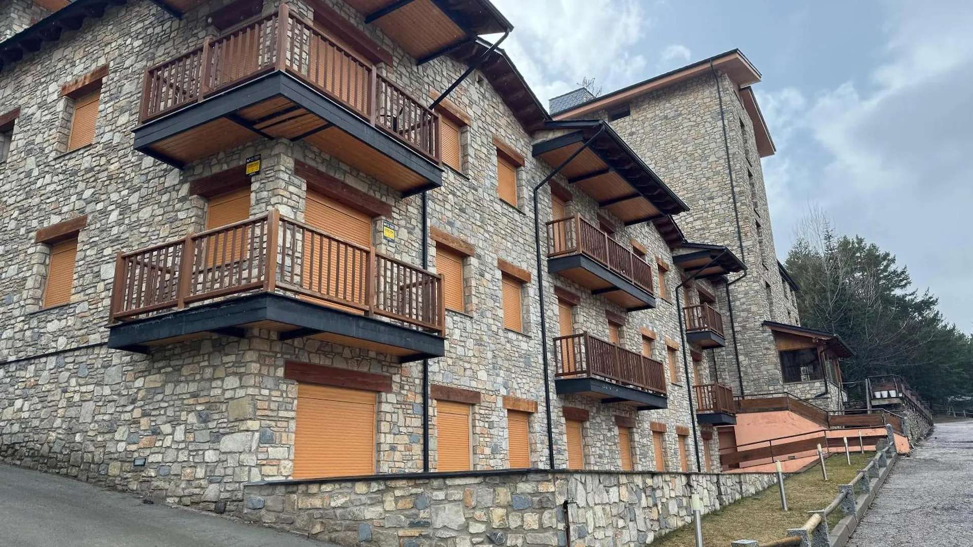 Apartamento Rustico La Molina Alp 0*,  Spain